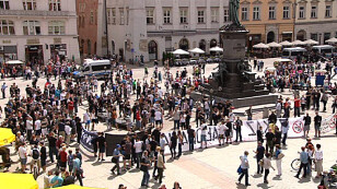 Dwa marsze w Krakowie. Narodowcy kontra mniejszości seksualne