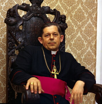 1981 r. Ordynariusz diecezji warmińskiej biskup Józef Glemp w swojej rezydencji przy bazylice konkatedralnej pw. św. Jakuba w Olsztynie
