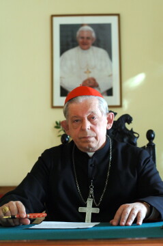 Na zdjęciu archiwalnym z 15.05.2006 r. prymas Polski kardynał Józef Glemp w Warszawie.
