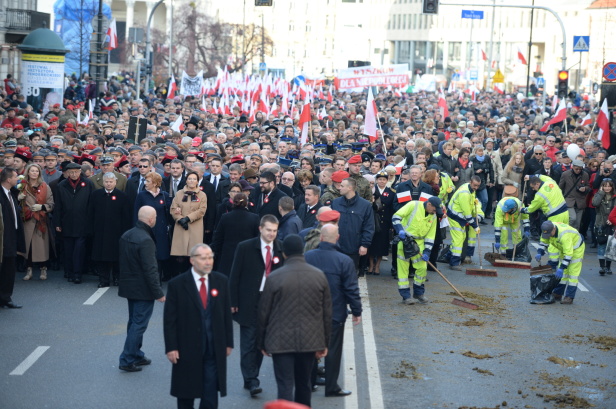 Nietypowa sytuacja na marszu "Razem dla Niepodległej" Jacek Turczyk, PAP