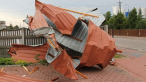 Mazowsze: wiatr zrywał dachy szkół i domów